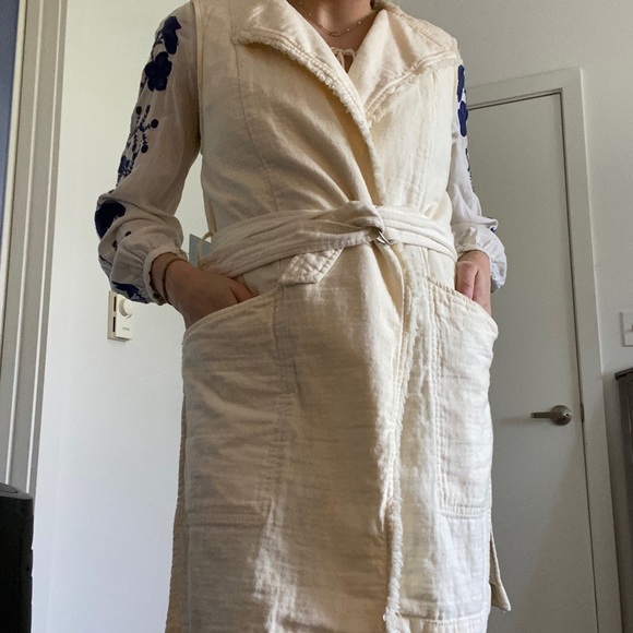 Linen sleeveless coat from Anthropologie - Picture 4 of 9